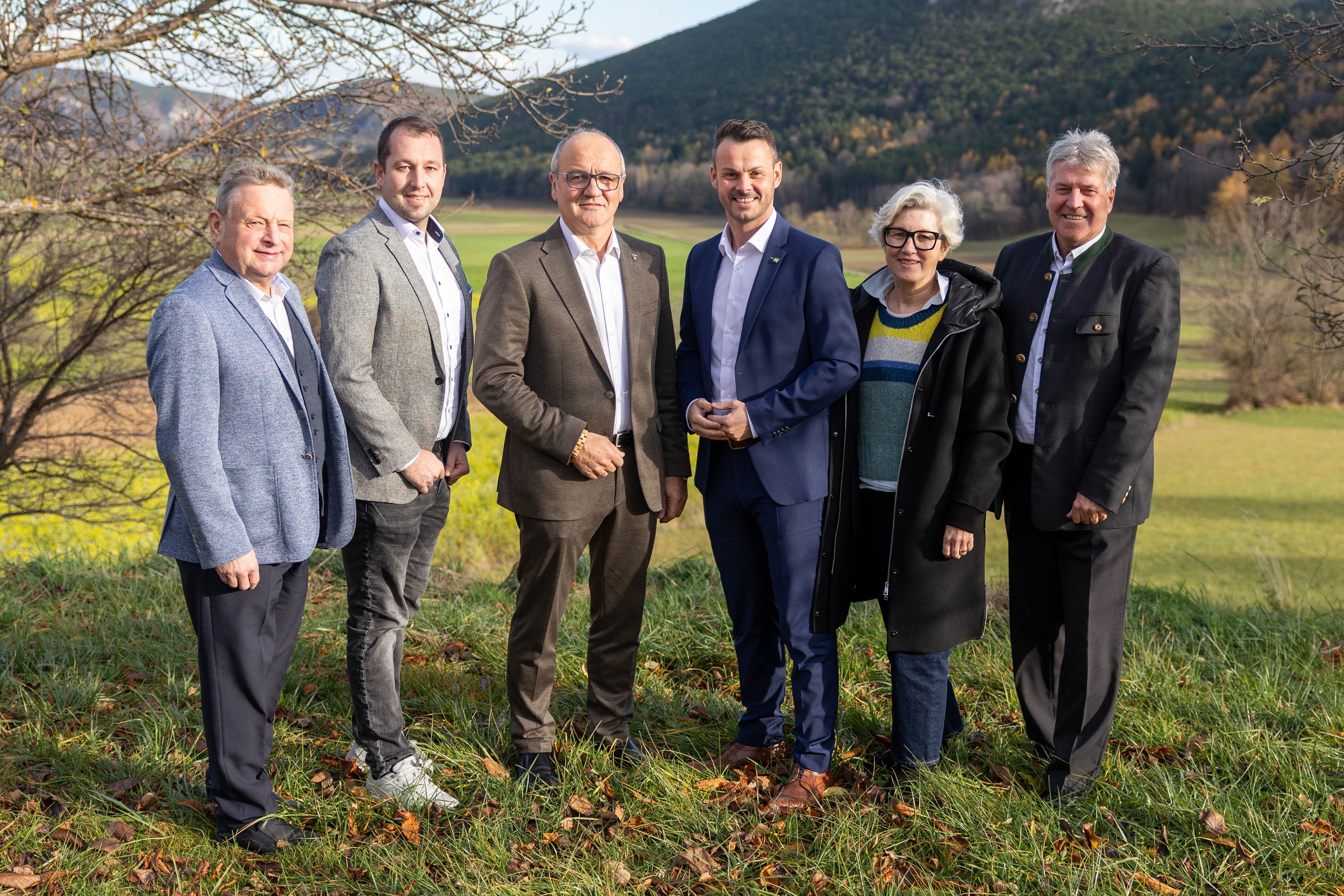Gruppenfoto des Vorstands: Von links nach rechts: Bgm. Alfred Brandstätter, Bgm. Bernd Rehberger, Bgm. Erich Rasner, Bgm. Christian Stacherl, Vzbgm. DI Hildegard Ramberger, Vzbgm. Erwin Glatzl